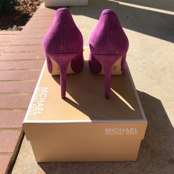 Michael Kors suede Delphine pump size 6.5 - Picture 4 of 7